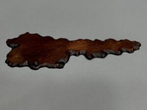 JITA DE EXPOSICIÓN IRREGULAR MARRÓN
