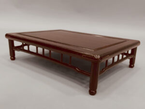 MESA DE EXPOSICIÓN RECTANGULAR MARRON