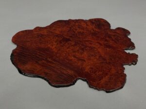 JITA DE EXPOSICIÓN IRREGULAR MARRÓN