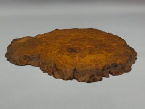 JITA DE EXPOSICIÓN IRREGULAR MARRÓN